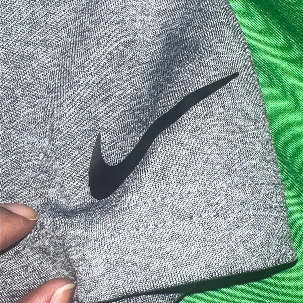 Nike Kids Dark Gray Just Do It T-Shirt size XS- 4